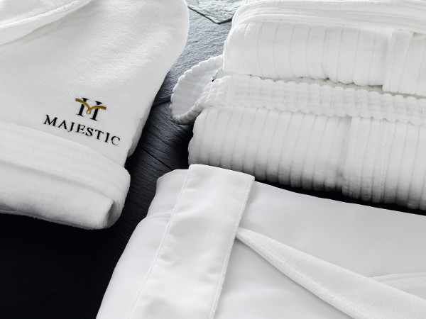 Vayoil presenta un nuevo albornoz